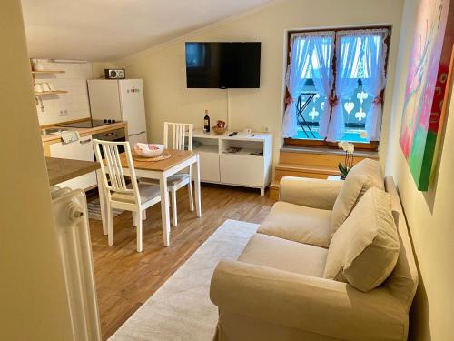 Rottach Apartment | Family-Friendly Ferienwohnung Giacomelli: Rated 9.1/10