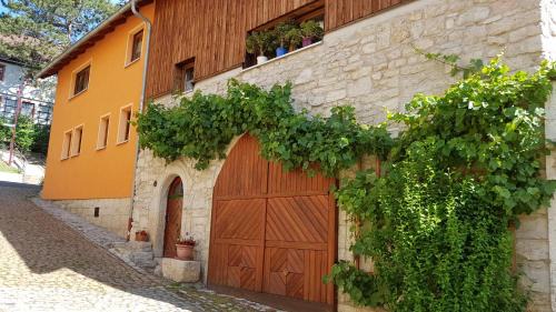 Zwatzen Apartment | Family-Friendly Stay at Ferienwohnung Giesa - Rated 8.5/10