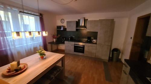 Langewiesen Apartment | Child-Friendly Getaway at Ferienwohnung Gottlebe