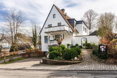 Eslohe Apartment | Exceptional Ferienwohnung Greitemann - Pet & Child Friendly