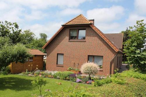 Butjadingen Apartment | Child-Friendly Ferienwohnung Höpken: Rated 9/10 for Comfort