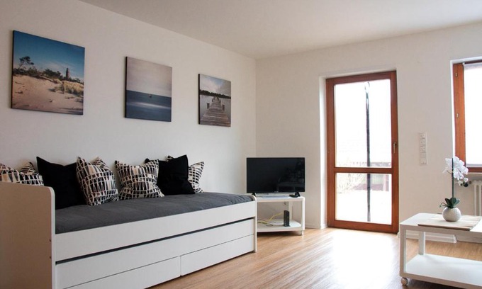 Muhlhausen Apartment | Cozy Ferienwohnung Hegau-Bodensee with Oceanfront Views