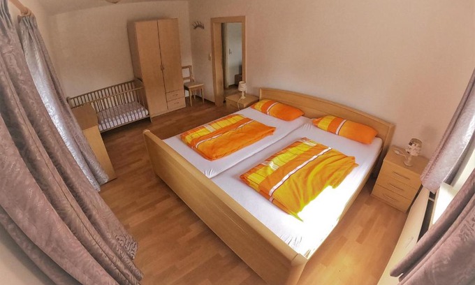 Kahnsdorf Apartment | Family-Friendly Ferienwohnung Haubner with Top Guest Ratings