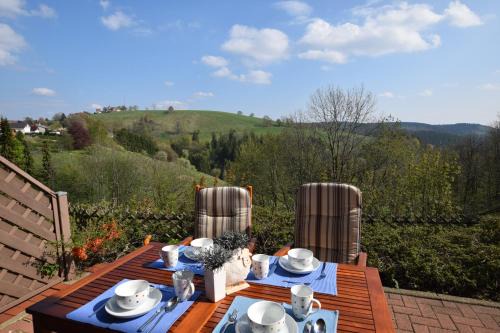 Sankt Andreasberg Apartment | Comfortable Ferienwohnung HEXE: Breakfast & Family-Friendly