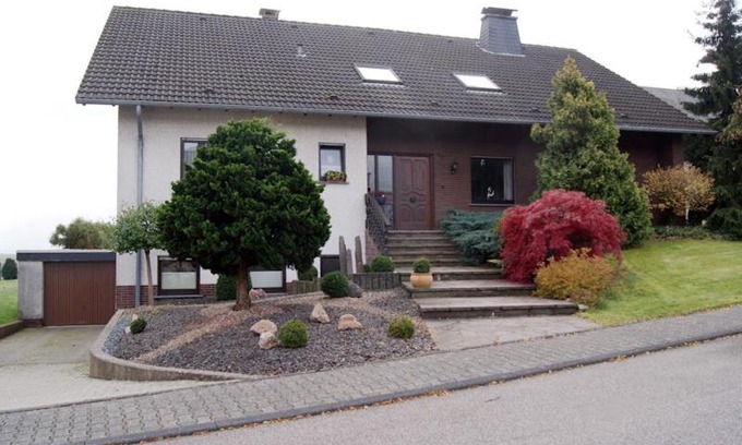 Mastershausen Apartment | Oceanfront Retreat: Ferienwohnung Hedi with 9.7/10 Rating