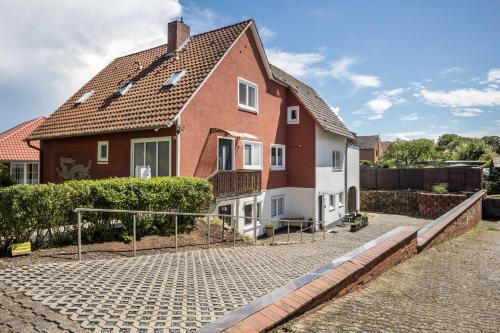 Bomlitz Apartment | Top-Rated Ferienwohnung Heide 2: Family & Accessible Stay