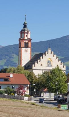 Absam Apartment | Cozy Ferienwohnung Heidi with Family-Friendly Amenities