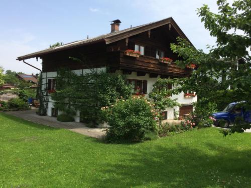 Abwinkl Apartment | Family-Friendly Retreat at Ferienwohnung Heilingbrunner