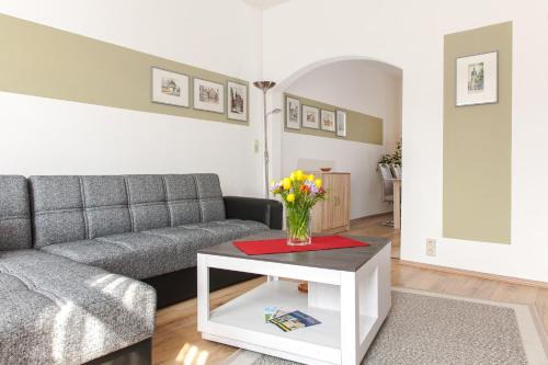 Arnstadt Apartment | Top-Rated Ferienwohnung Helianthus - Family Friendly Retreat