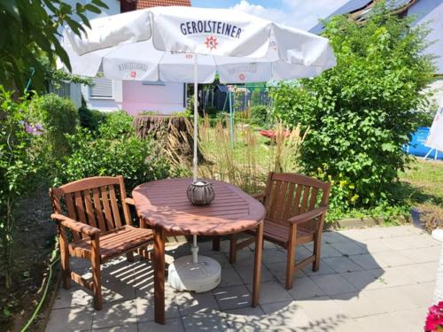 Hemsbach Apartment | Family-Friendly Ferienwohnung Hemsbach by the Bergstraße