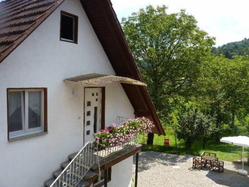 Gengenbach Apartment | Top-Rated Ferienwohnung Himmelsbach: Family & Pet Friendly