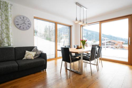 Eben im Pongau Apartment | Family-Friendly Retreat at Ferienwohnung Hinterlehen