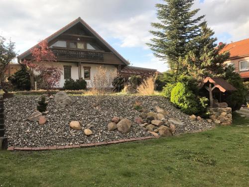Halberstadt Apartment | Cozy Ferienwohnung Hoppelnase with Private Sauna & Hot Tub