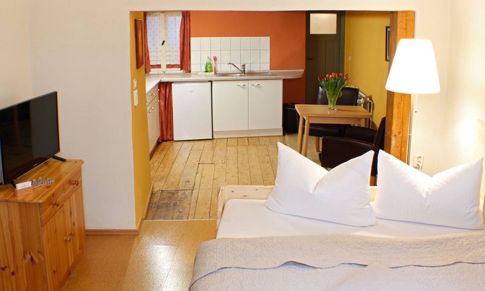 Quedlinburg Apartment | Comfortable Ferienwohnung im Damm with Family Amenities