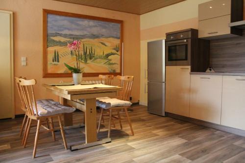 Neuseußlitz Apartment | Cozy Ferienwohnung im Grünen with Family-Friendly Amenities