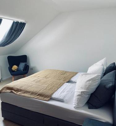 Breitenbrunn Apartment | Family-Friendly Stay at Ferienwohnung im Romantikhof