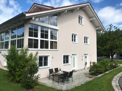 Bad Endorf Apartment | Central Vacation Apartment - Guest Rated 9/10