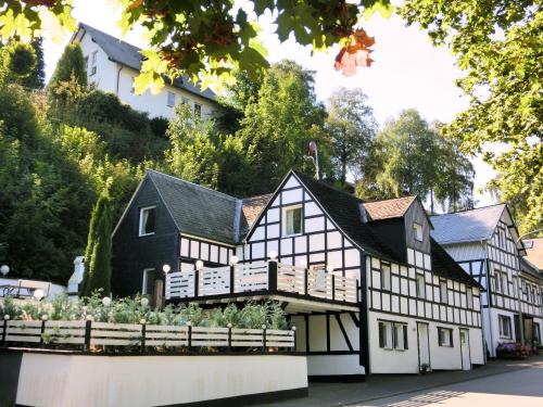 Oberkirchen Apartment | Cozy Apartment Steps from the Ski Area - Family Friendly