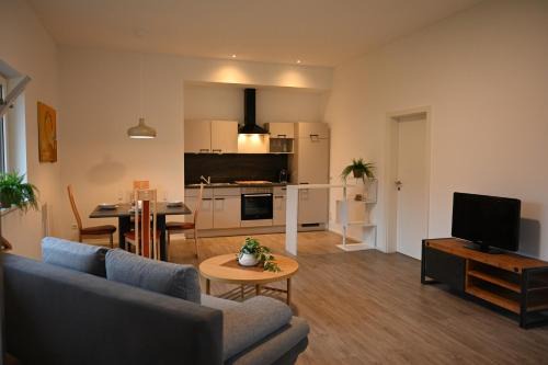 Kronstorf Apartment | Pet-Friendly Ferienwohnung in Kronstorf with Hot Tub