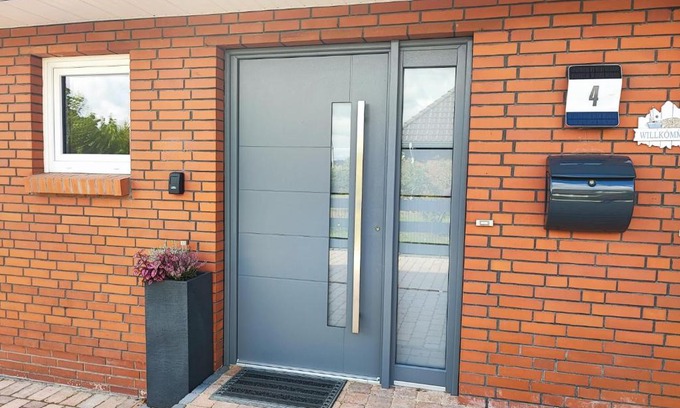 Niebuell Apartment | Cozy Ferienwohnung in Niebüll with Breakfast Included