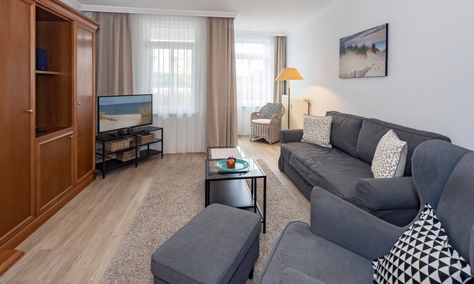 Seebad Bansin Apartment | Idyllic Beachside Apartment with Lake Views and Two Terraces