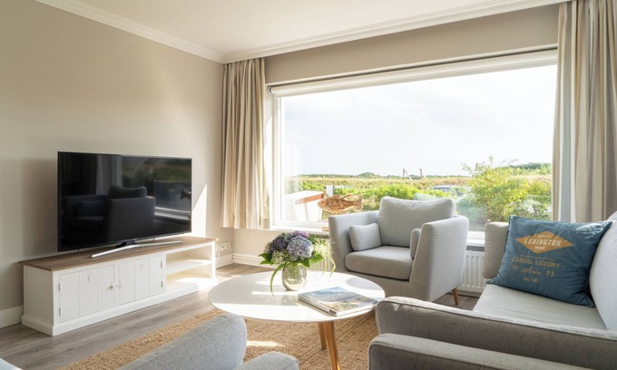 Sylt-Ost Apartment | Idyllic Retreat Near Salzwiesen Nature Reserve with Breakfast