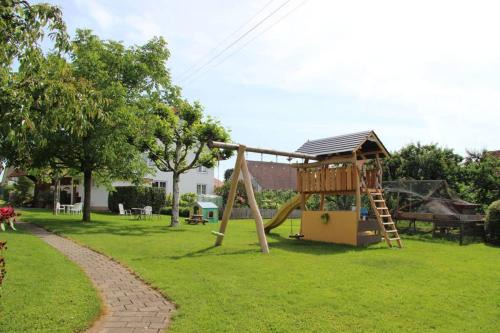 Kressbronn Apartment | Inviting Ferienwohnung Ingrid: Family-Friendly Retreat