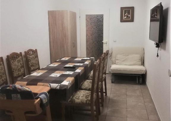 Zirndorf Apartment | Cozy Ferienwohnung J10-5 Near Playmobil Funpark Nürnberg