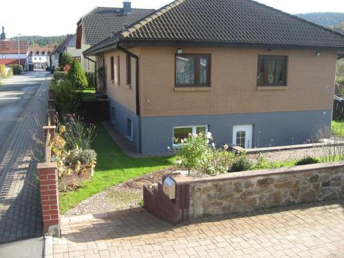 Zollnitz Apartment | Inviting Ferienwohnung Jena-Zoellnitz with Pool & Ocean View