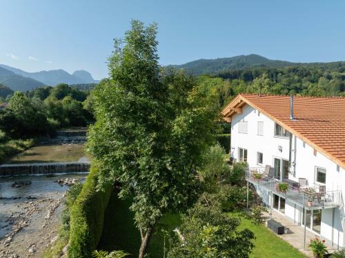 Bad Feilnbach Apartment | Unforgettable Oceanfront Stay at Ferienwohnung Jeni