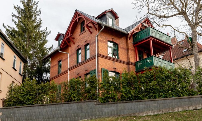 Wenigenjena Apartment | Inviting Ferienwohnung Jenzigblick: 9/10 Rated Family Retreat