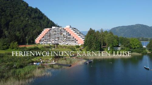 Landskron Apartment | Cozy Ferienwohnung Kärnten Luise by the Ossiacher See