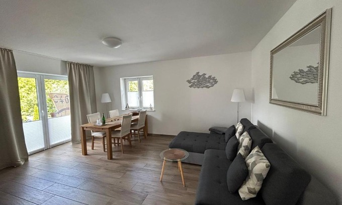 Eckernfoerde Apartment | Oceanfront Retreat: Ferienwohnung Kader 2, Rated 9.3/10