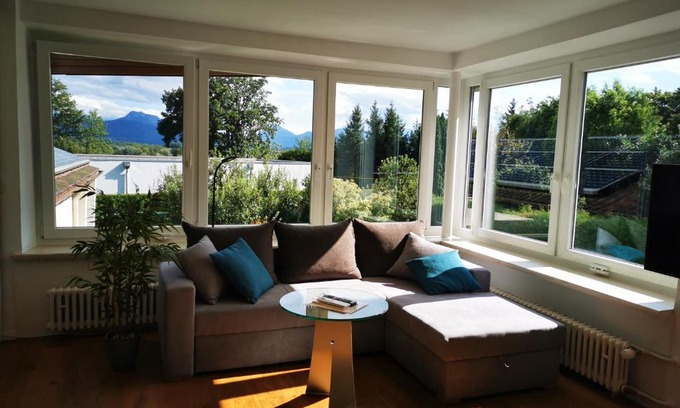 Stephanskirchen Apartment | Exceptional Family Retreat at Ferienwohnung Kaiserblick