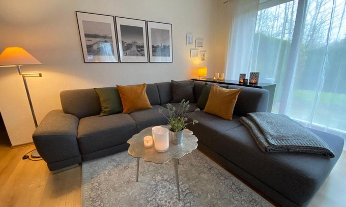 Gustow Apartment | Tranquil Ferienwohnung Kapitän Hook with Garden Terrace