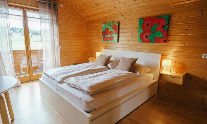 Rosegg Apartment | Family-Friendly Ferienwohnung Karawankenblick with Great Reviews