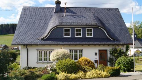 Kickenbach Apartment | Guest Rated: Ferienwohnung Kebben - Pet Friendly Retreat