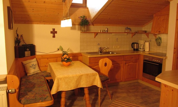 Berchtesgaden Apartment | Cozy Kehlstein Apartment for Couples - Perfect Stay Awaits