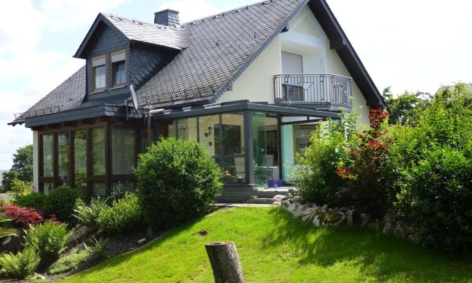 Heyweiler Apartment | Family-Friendly Ferienwohnung Kirchblick with Top Ratings