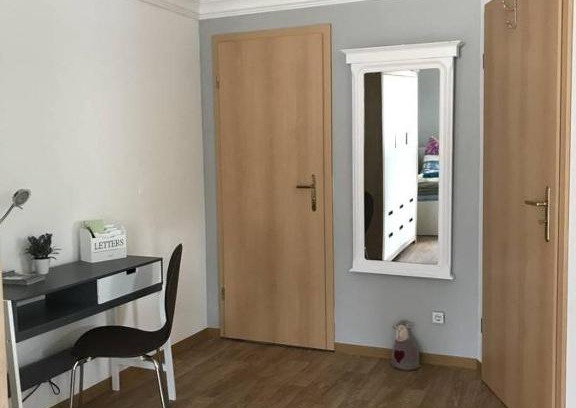 Queis Apartment | Welcoming Ferienwohnung Kirchblick - Family-Friendly Retreat
