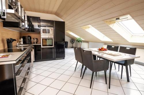 Osburg Apartment | Guest Rated 9.8: Family & Pet-Friendly Ferienwohnung Krist