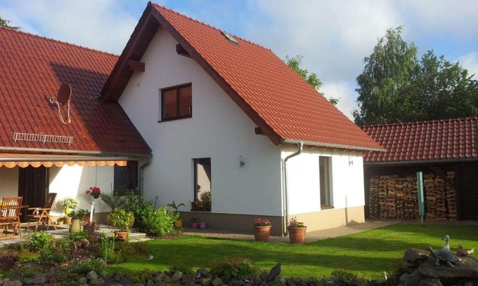 Naunhof Apartment | Oceanfront Retreat: Ferienwohnung-Krohn with 9.8/10 Rating