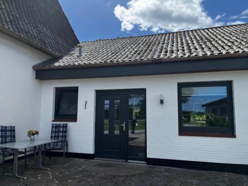 Boxlund Apartment | Discover Ferienwohnung Lüttje Glück - Family-Friendly Retreat