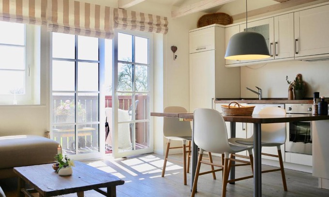 Sonke-Nissen-Koog Apartment | Discover "Lüttmoor" - Oceanfront Retreat with Top Reviews