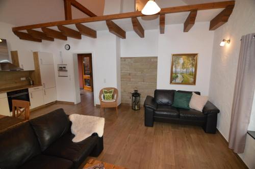 Alendorf Apartment | Family-Friendly Ferienwohnung Lampertstal in Alendorf, Eifel