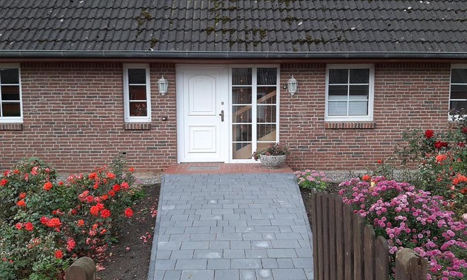 Kronsgaard Apartment | Pet-Friendly Ferienwohnung Langfeld with Family Amenities