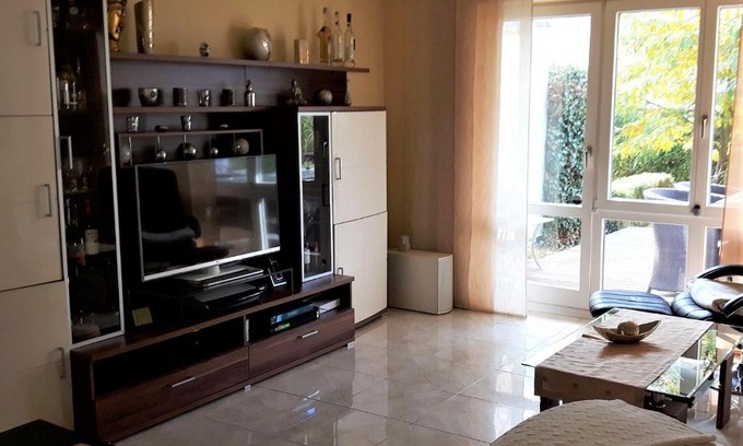 Langenargen Apartment | Comfortable Ferienwohnung Laura - Family-Friendly Retreat