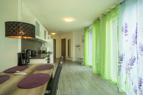 Sipplingen Apartment | Guest Favorite Ferienwohnung Lavendel with Pool Access
