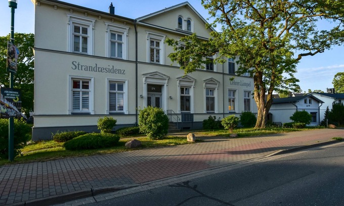 Glowe Apartment | Beachside Retreat: Ferienwohnung Lehrer Lämpel Nr. 1 Awaits