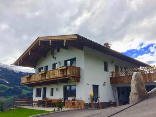 Stummerberg Apartment | Family-Friendly Ferienwohnung Leo: Guest Rated 10/10